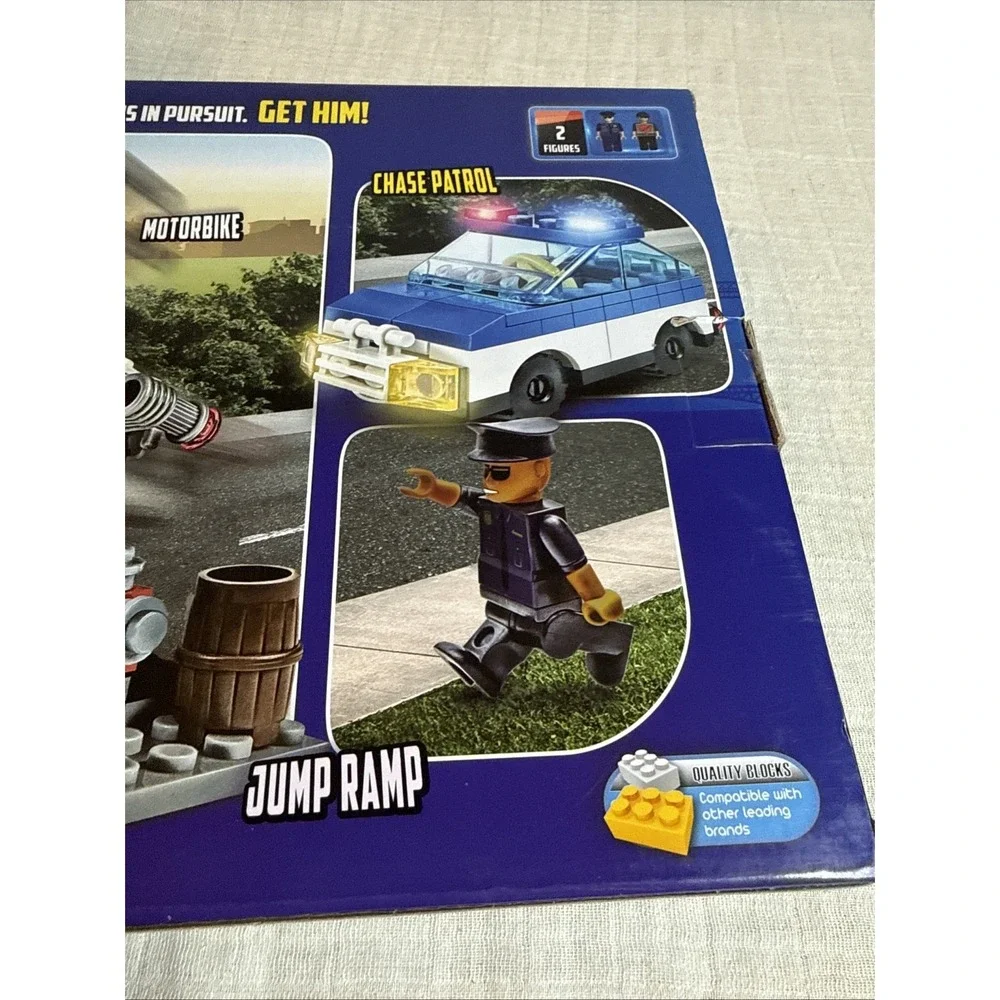 Brix Metro Squad 116 blocks police chase‎